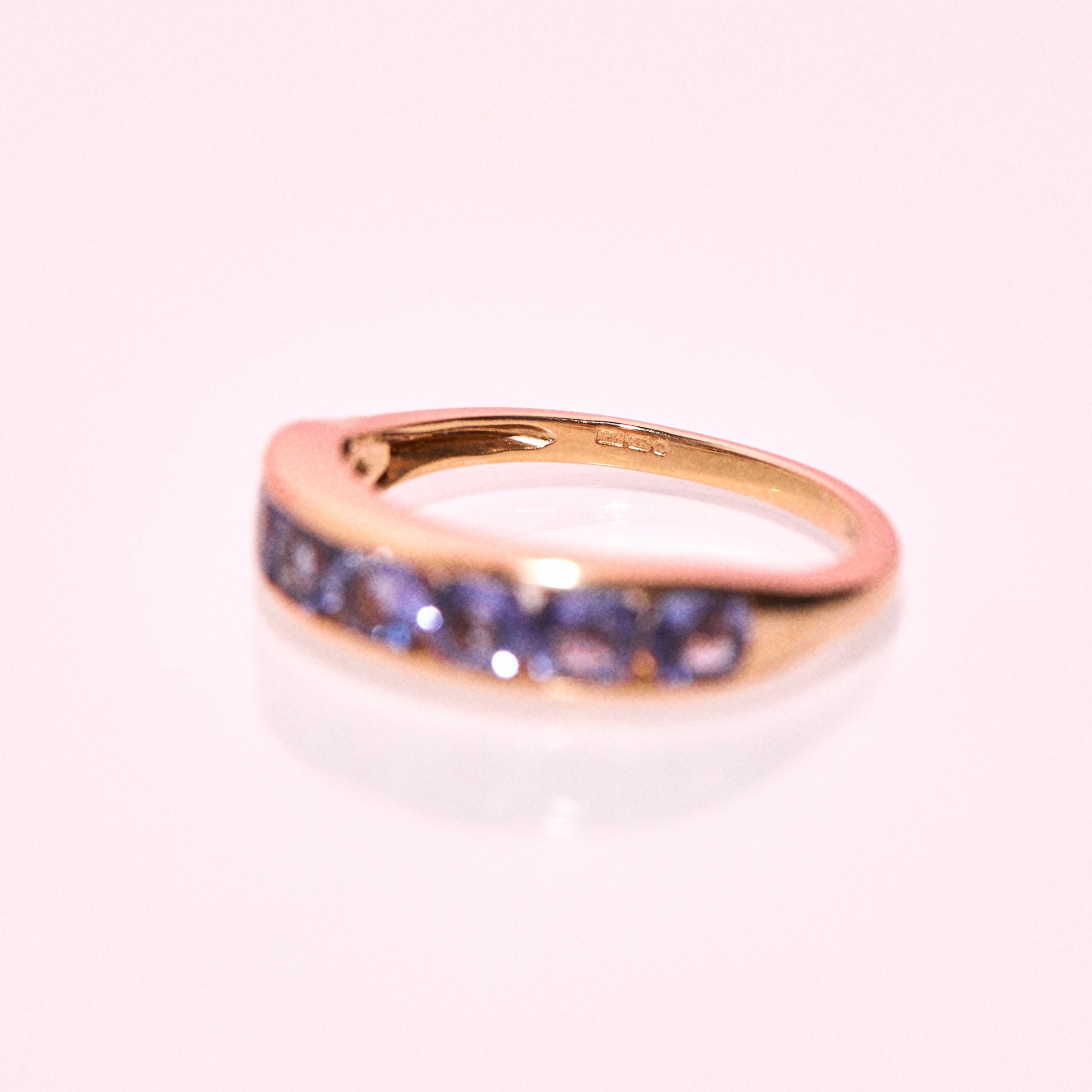 14ct gold ring set with tanzanites