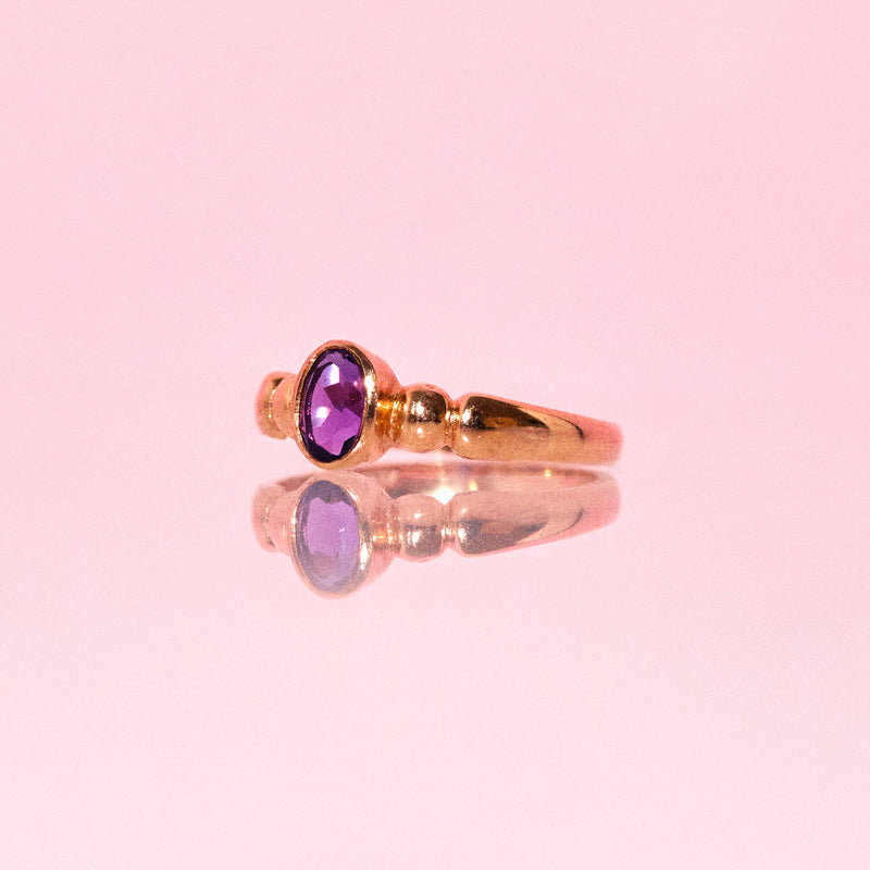 9ct gold ring set with an amethyst