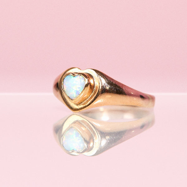 18ct gold heart shaped opal signet ring
