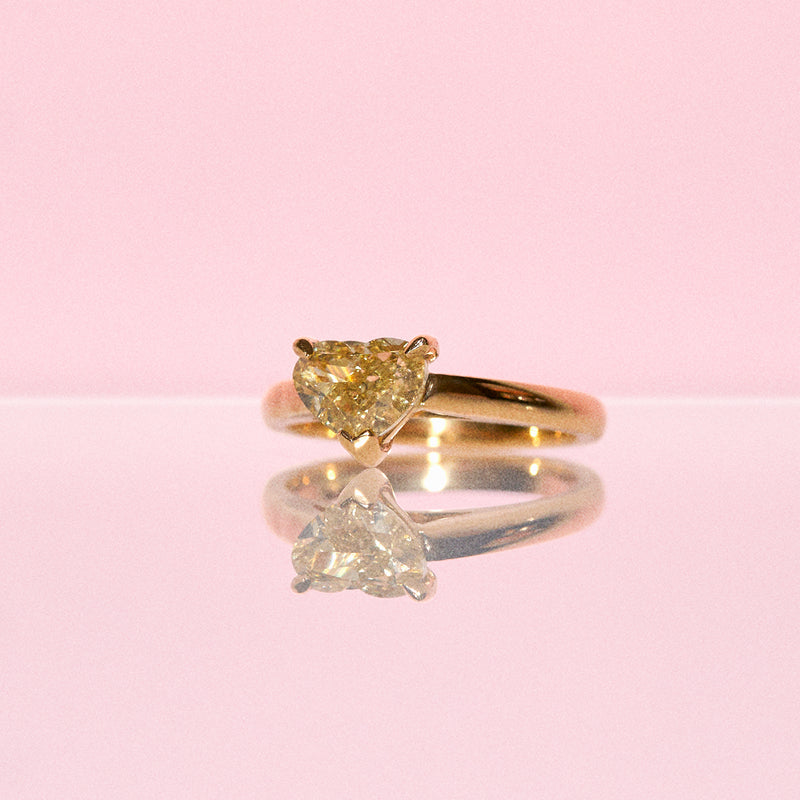 18ct gold 1.23ct heart shaped yellow diamond ring