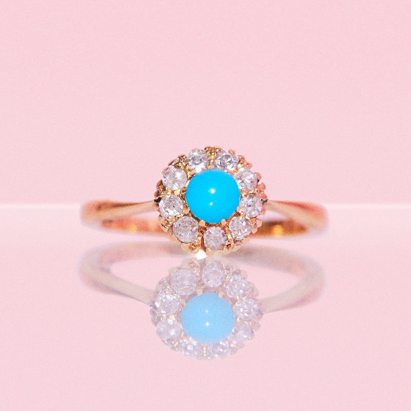 18ct gold ring set with a turquoise and diamonds
